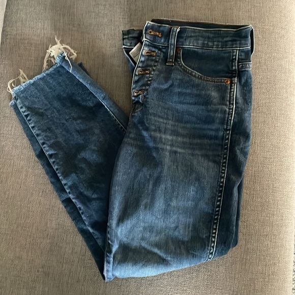 J.Crew button front straight jeans size 26P. Excellent condition!! - Picture 2 of 4